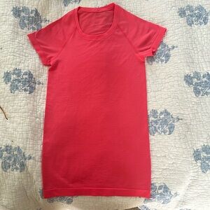 Lululemon Swiftly Tech Short Sleeve Hip Length Size 0 Coral